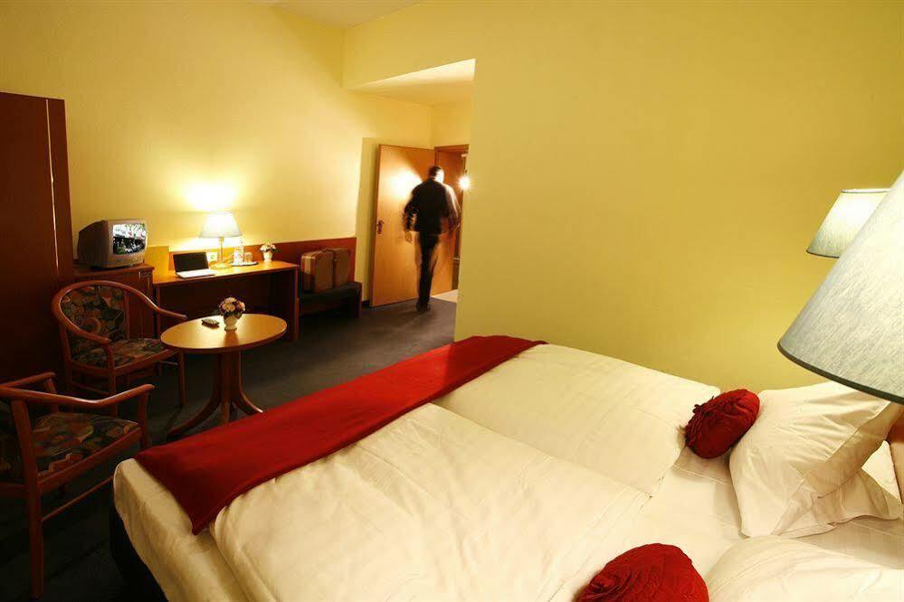Trip Inn Hotel Schumann Дюссельдорф Экстерьер фото